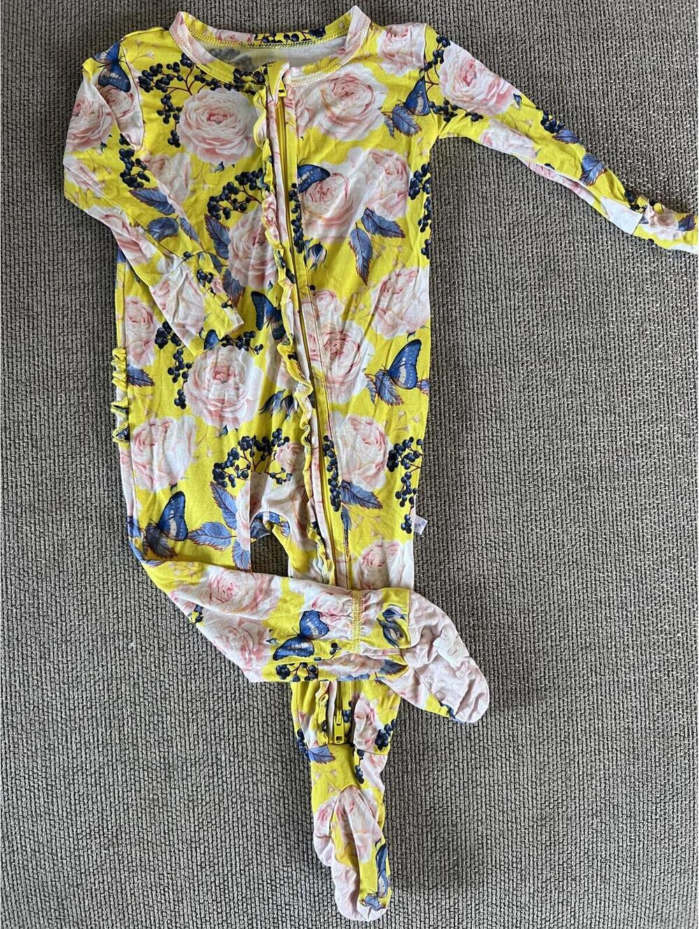 Stone and Rose Floral Footie